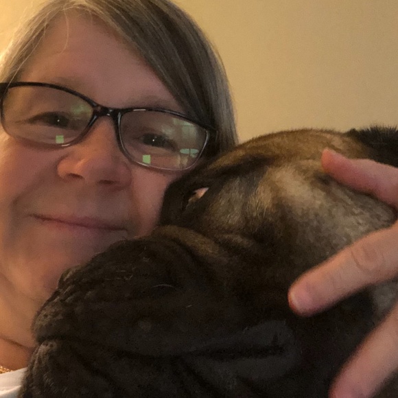 Meet Andrea your Posher, Posh - Picture 2 of 4